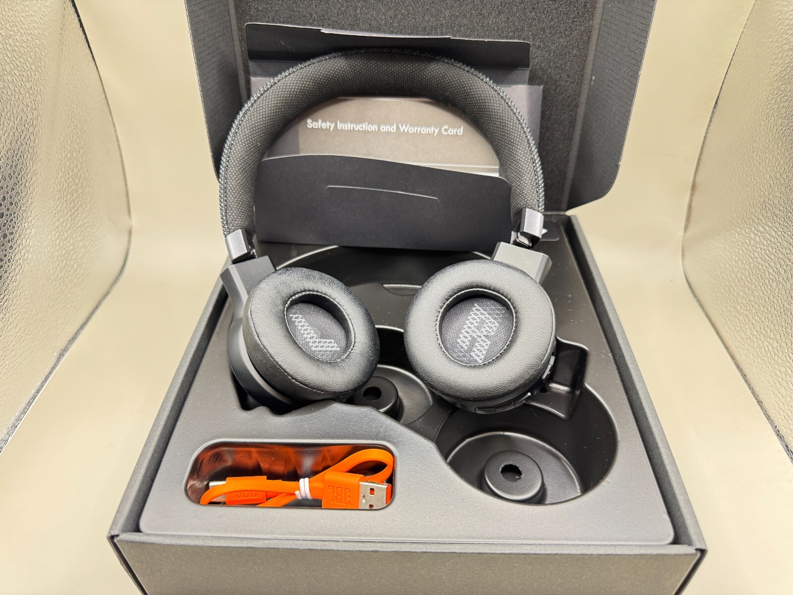 JBL LIVE 460NC WIRELESS ON-EAR NOISE CANCELLING HEADPHONES 50H – BLACK