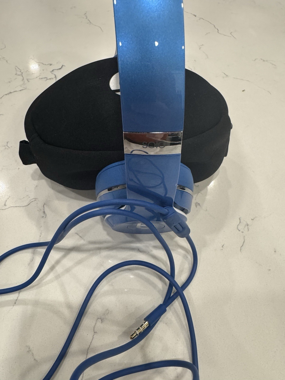 Beats by Dr. Dre Solo2 Over the Ear Headphones – Blue