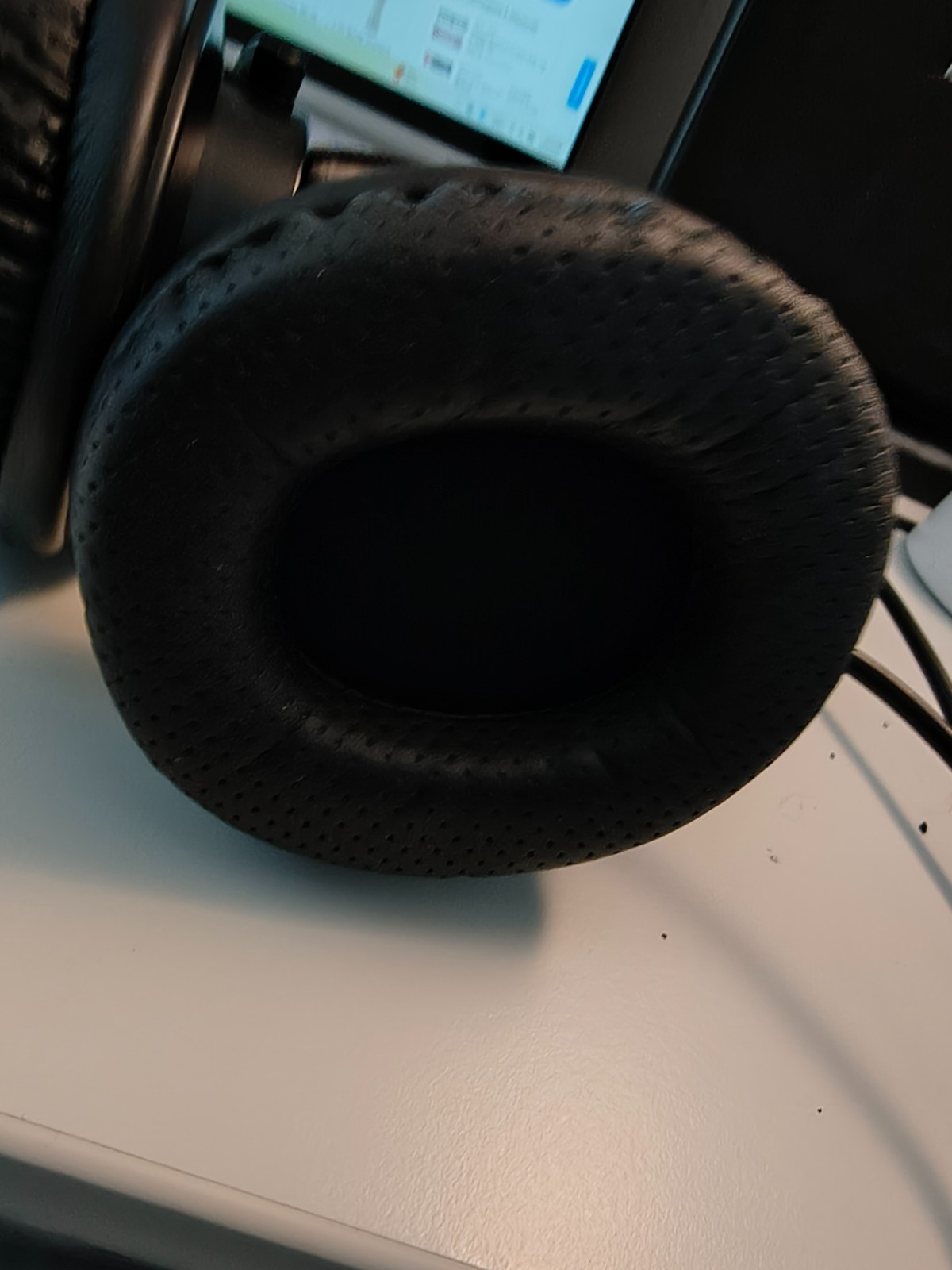 Sony MDR-V6 Over the Ear Headphones – Black