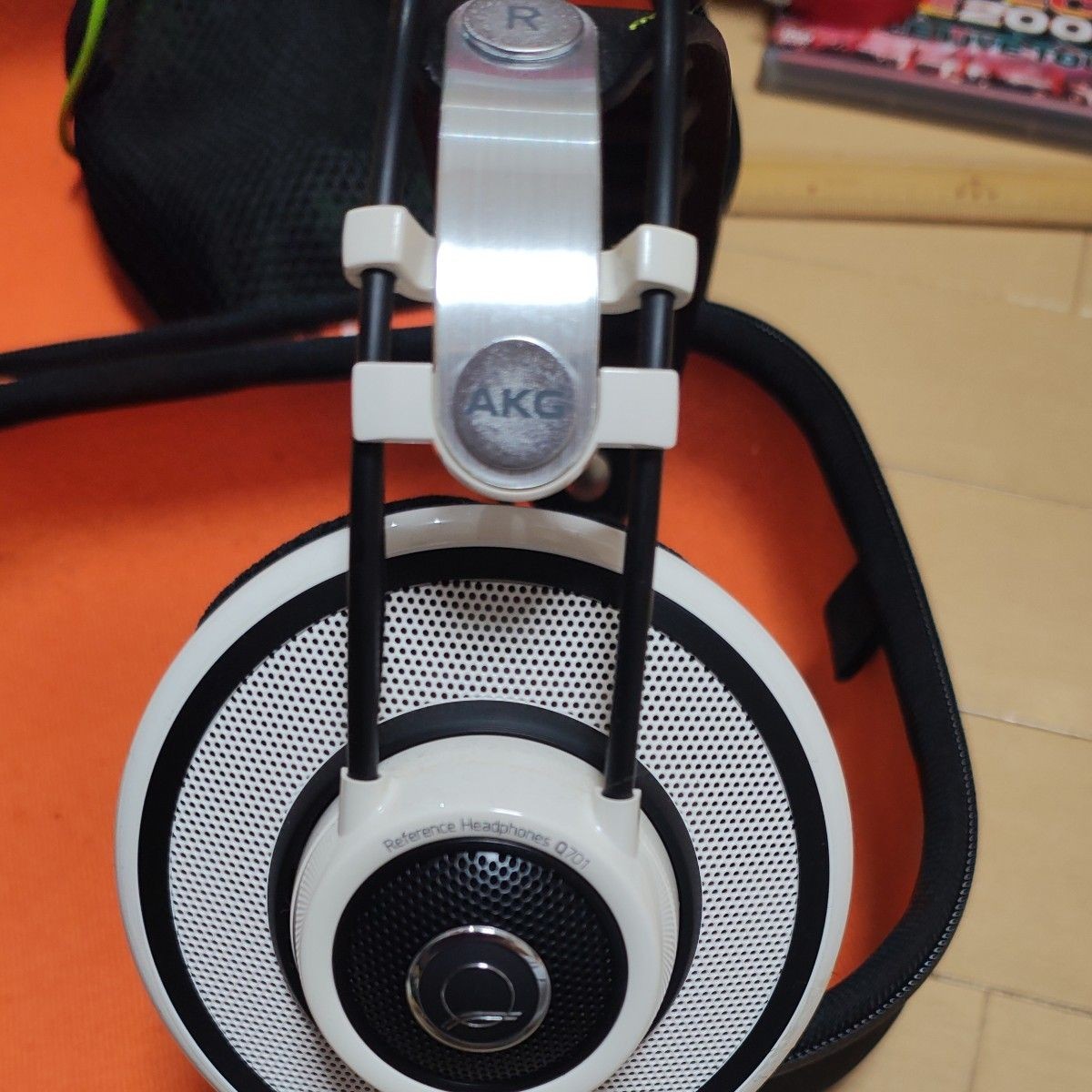 AKG K702 Black White Headphones Open Back Case Used