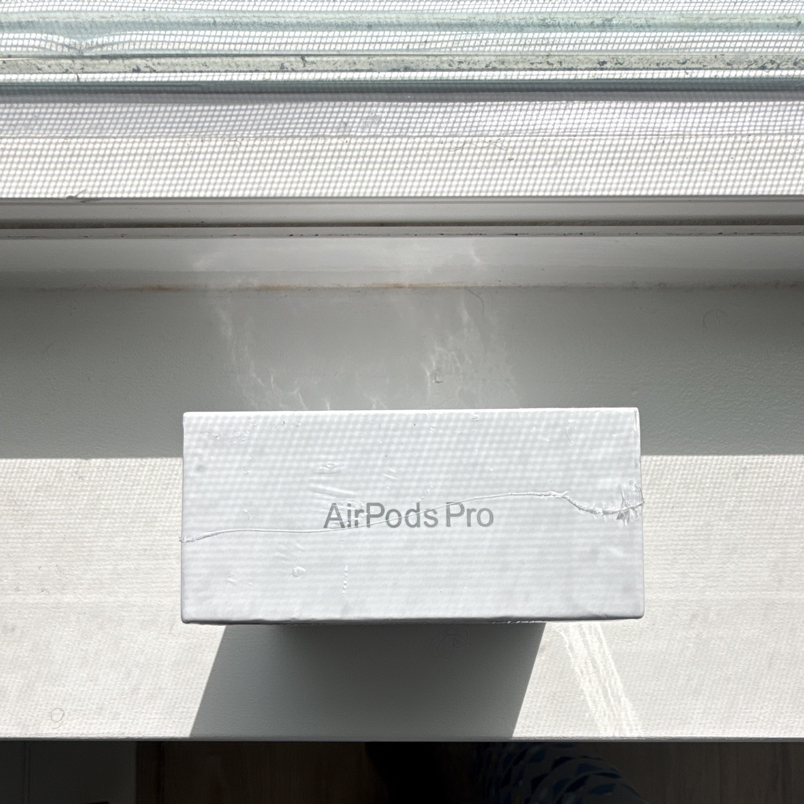 Apple AirPods Pro 2nd Gen White Earbuds MagSafe Case USB-C Bluetooth MTV3CH/A