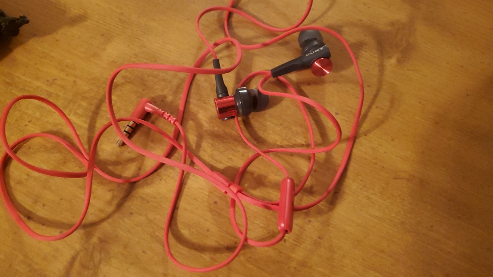 Sony MDR-XB50AP Extra Bass Headphones, Red Color, Excellent Condition