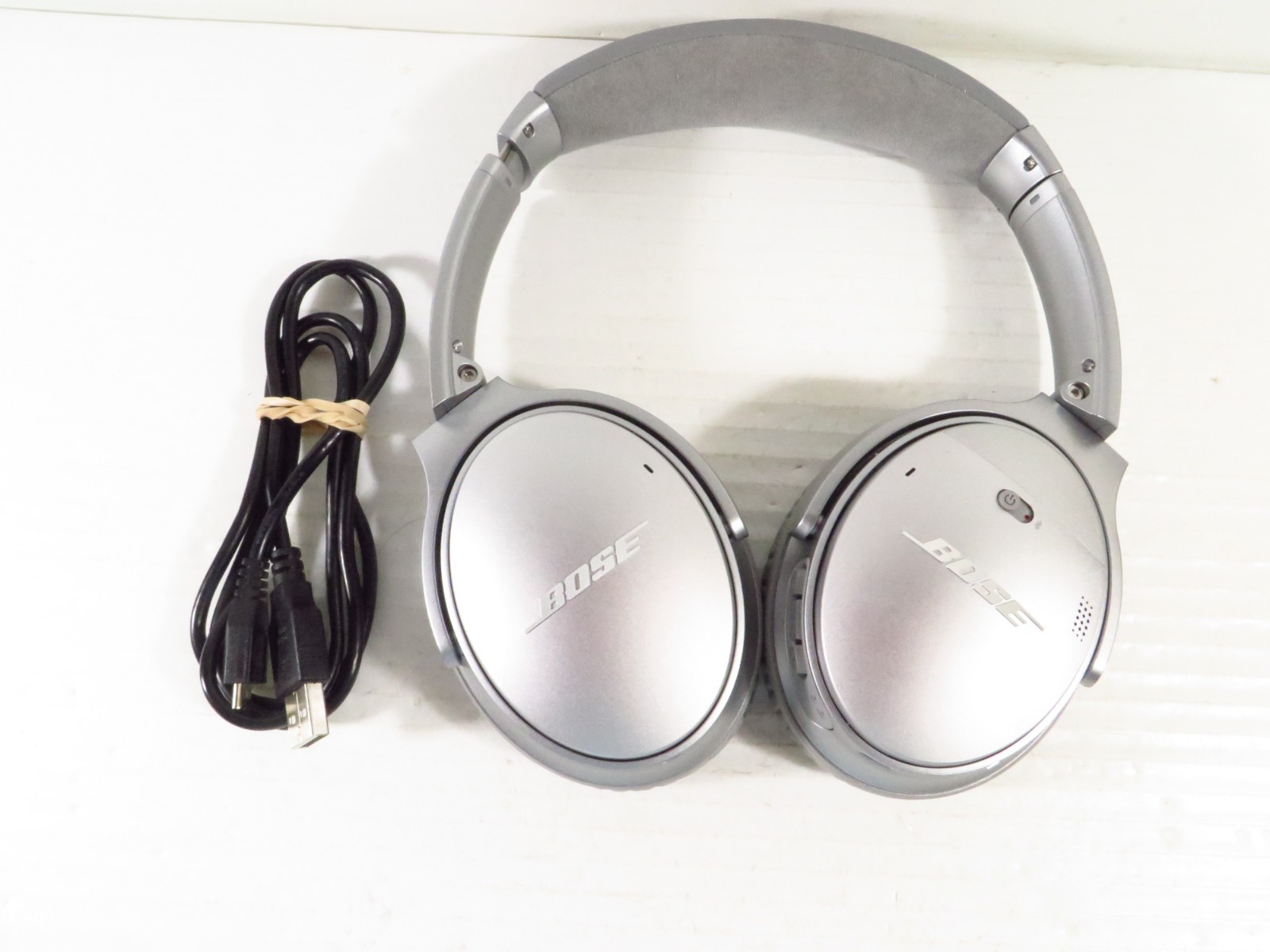 Bose QuietComfort 35 QC35 Noise Cancelling Headphones w/ Case, Silver