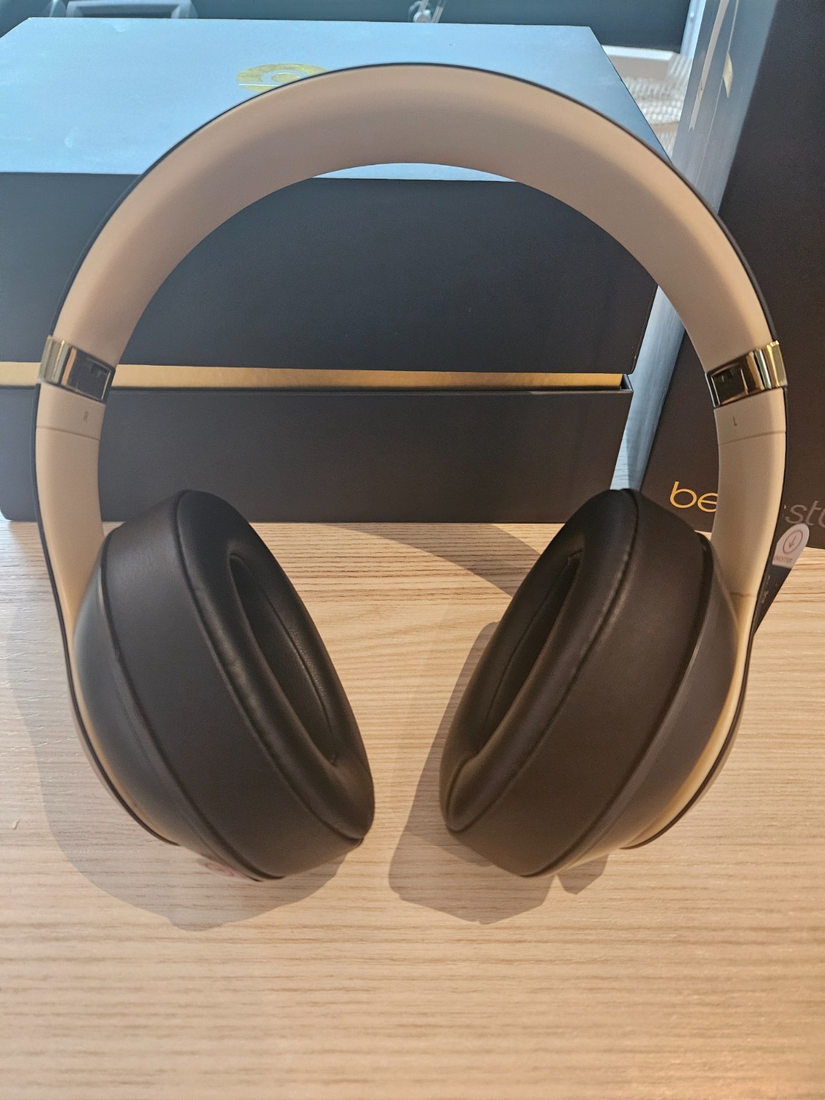 Beats Studio 3 Wireless Headphones – Shadow Gray – With Box, Case & Accessories
