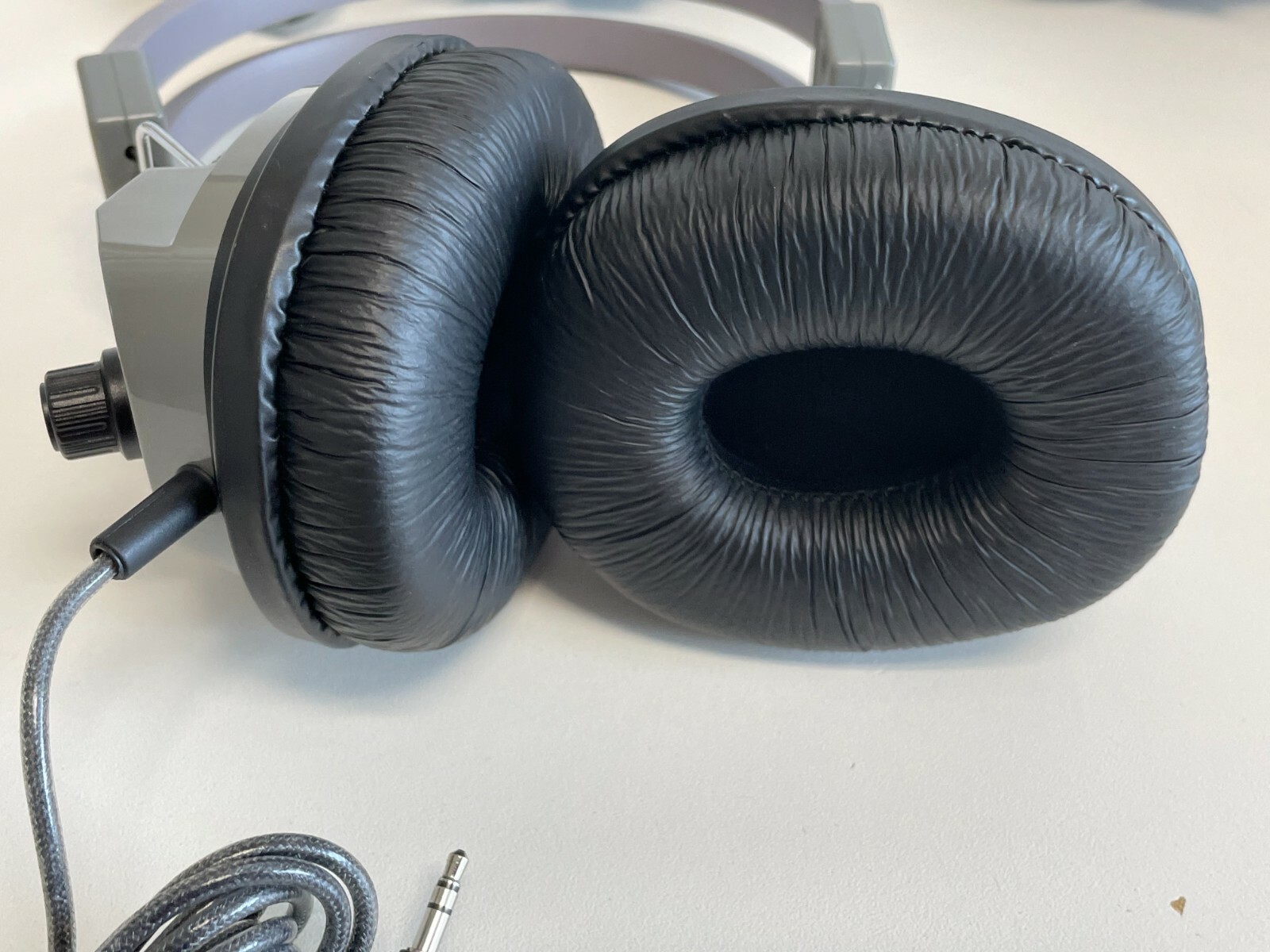 PP9: Lot of 5 Hamilton Buhl SC-7V Schoolmate Deluxe Headphones