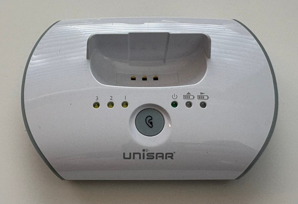 Unisar: DH900 2.4GHz Digital Wireless Headphone Transmitter Only (No Power Cord)