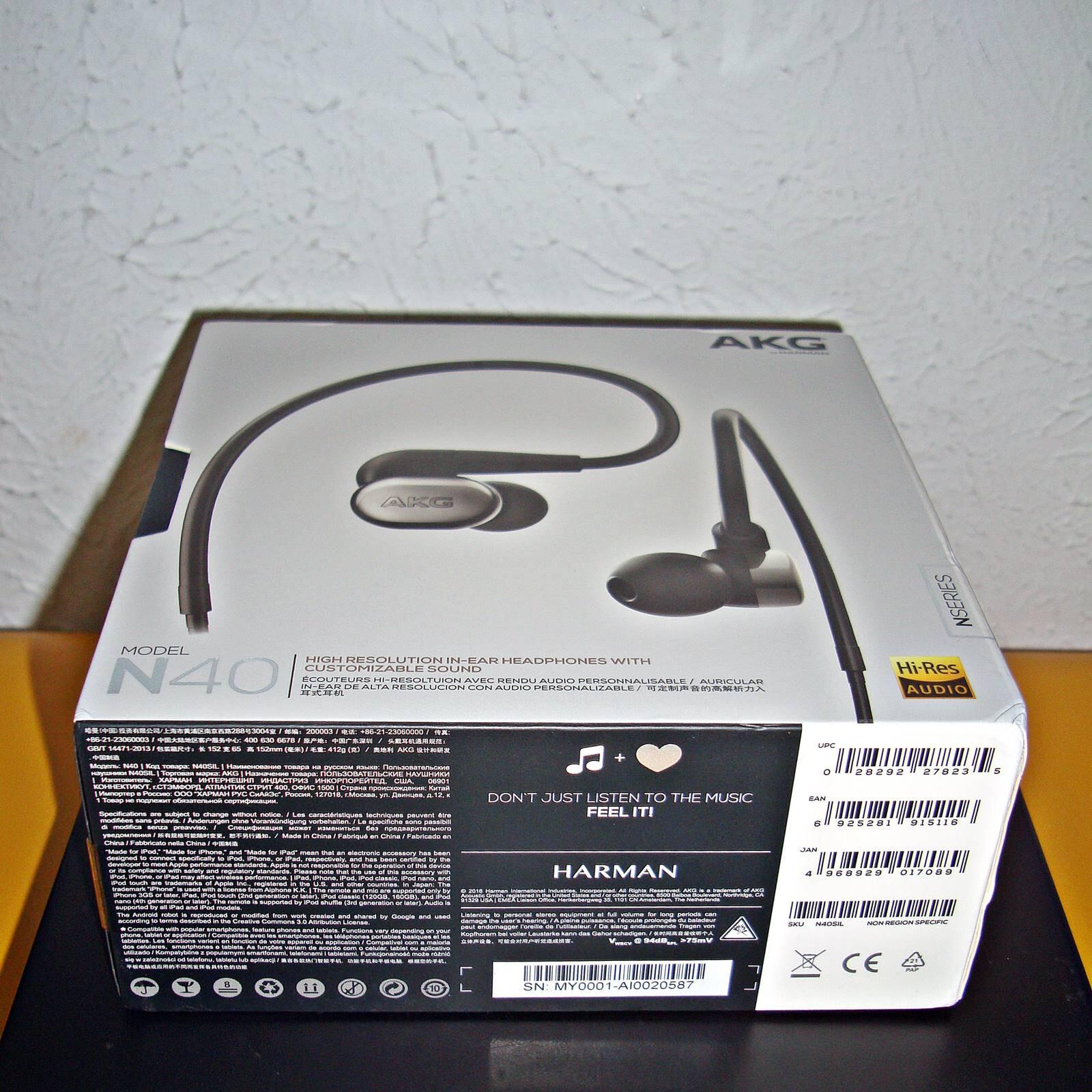 【NEW】AKG N40 IN-EAR HEADPHONES (BLACK AND SILVER)