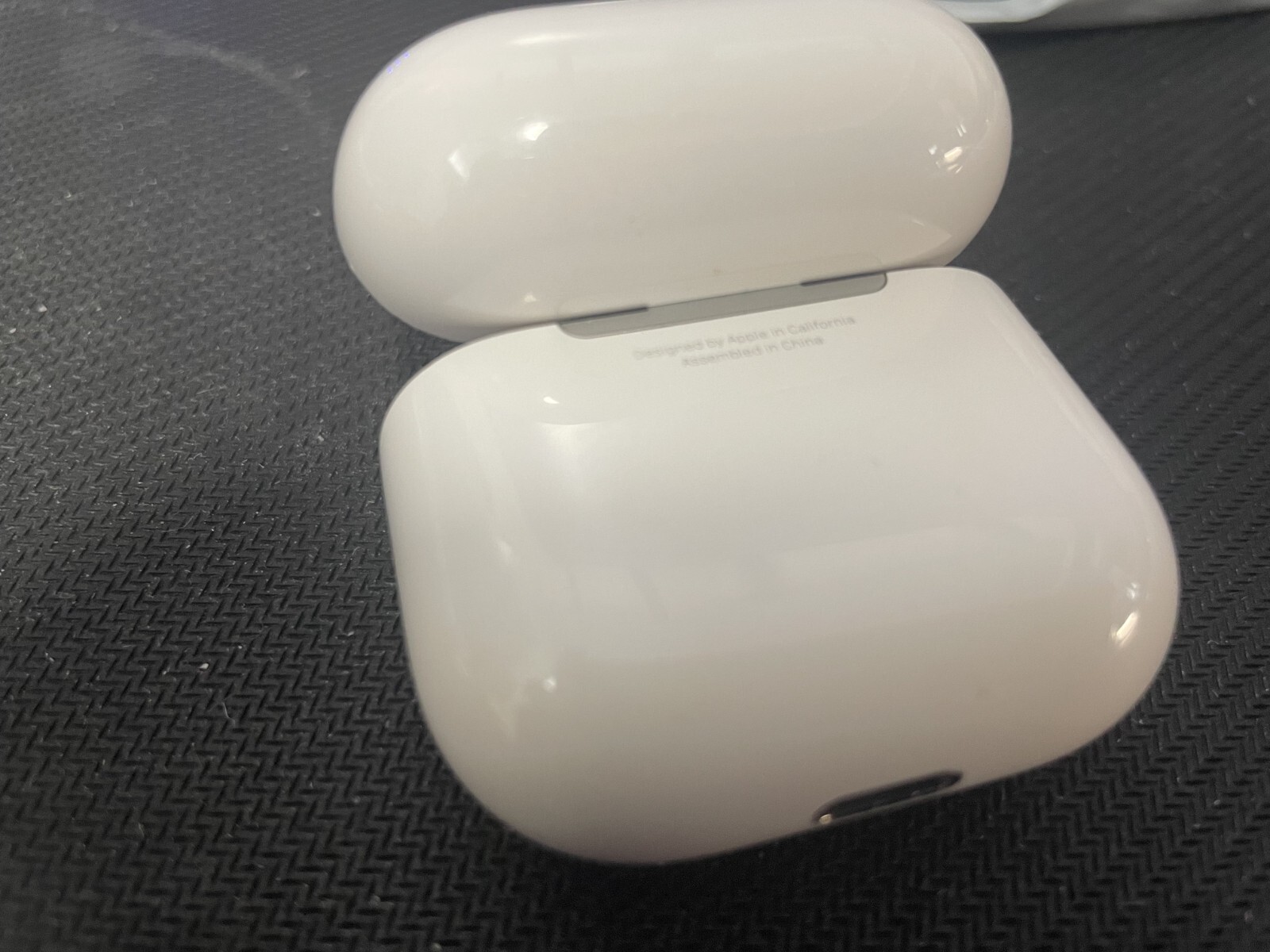 Original Apple AirPods 4 Charging Case (Without ANC) , A3058