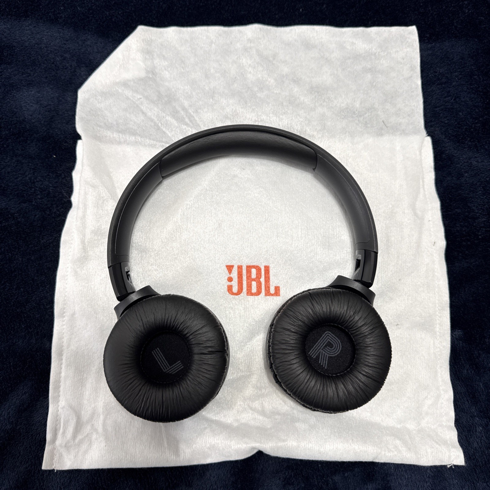 JBL Tune 520BT, Wireless on-ear headphones