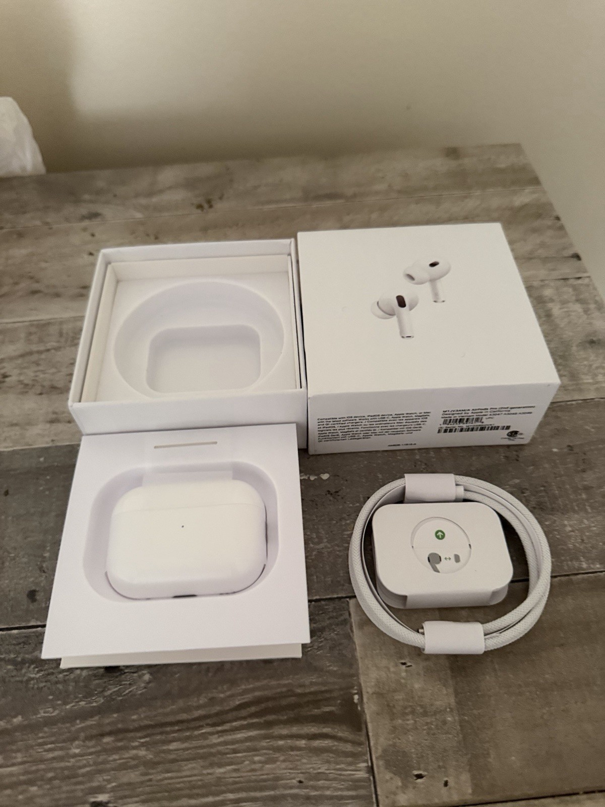 Apple AirPods Pro 2nd Gen White ANC MagSafe USB-C Wireless Charging