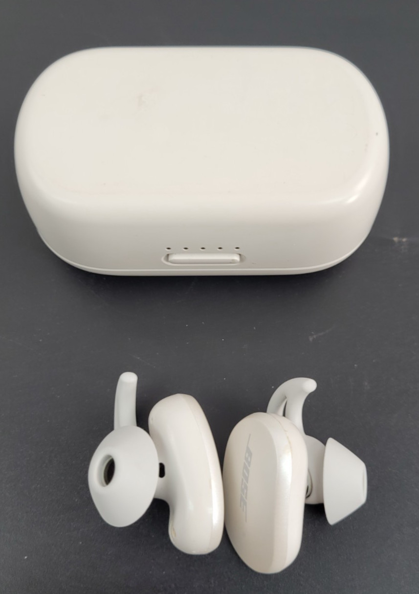 Bose 429708 QuietComfort True Wireless Bluetooth Headphones Earbuds – White