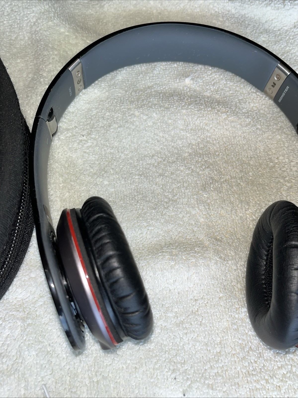 Beats by Dr. Dre Solo HD Monster Headphones Black w/ Case FREE SHIPPING