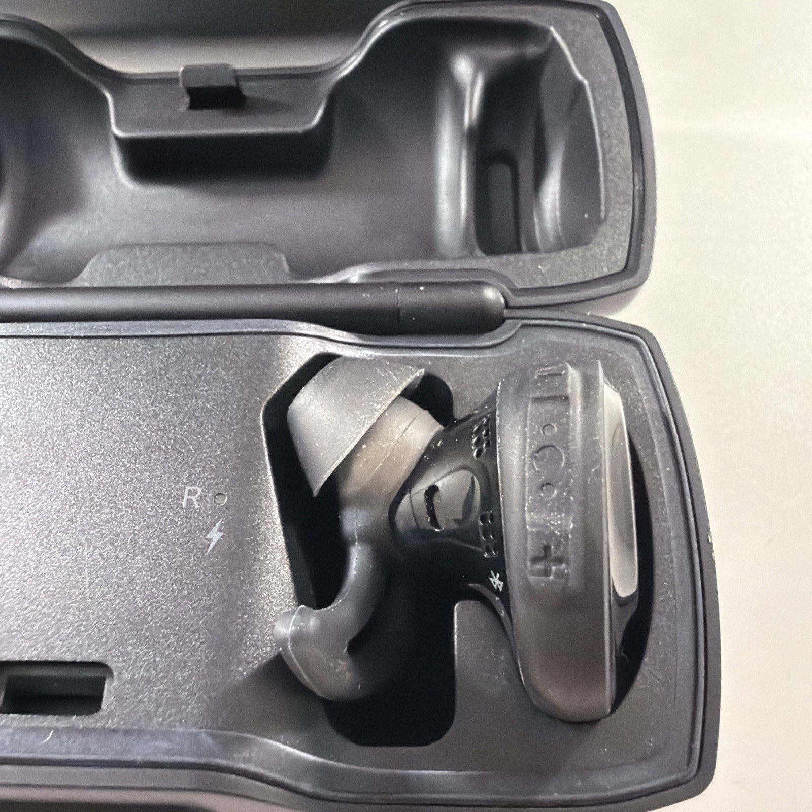 Bose SoundSport Wireless Headphones Sport Bluetooth Earbuds In-ear (For Parts)