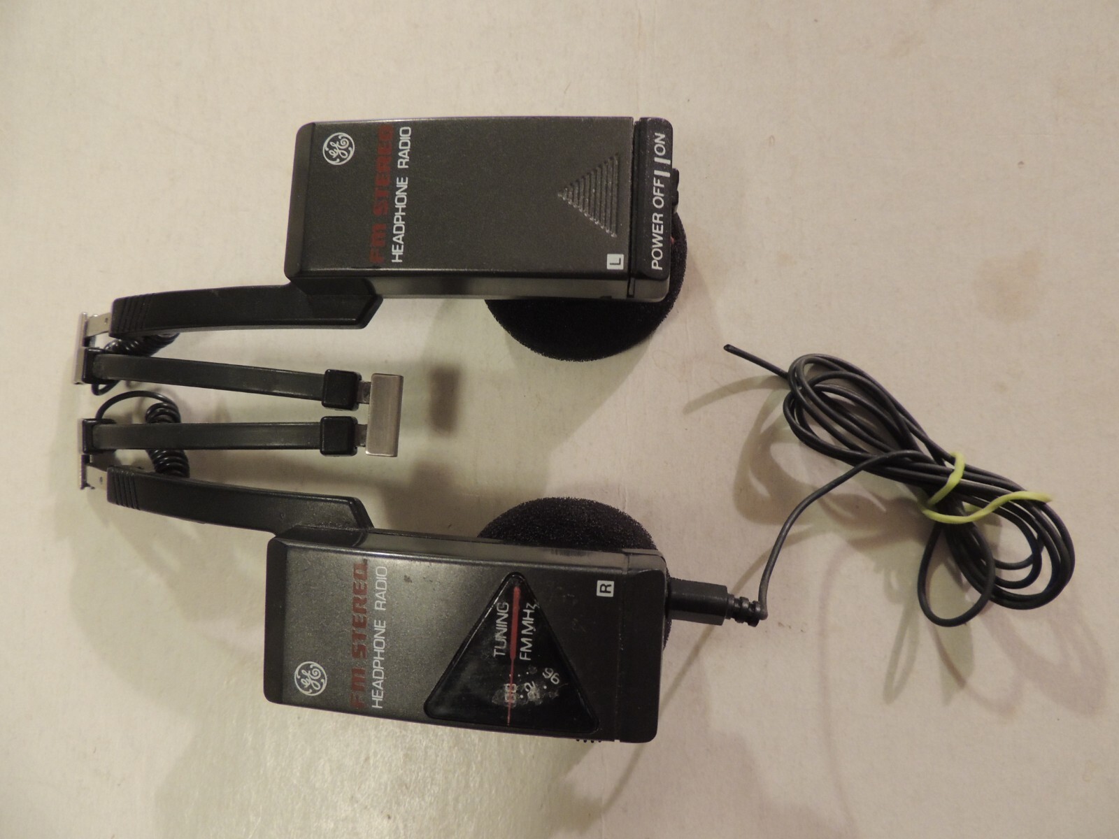 Vintage 1980’s General Electric GE 7-1285D Foldable FM Radio Headphones