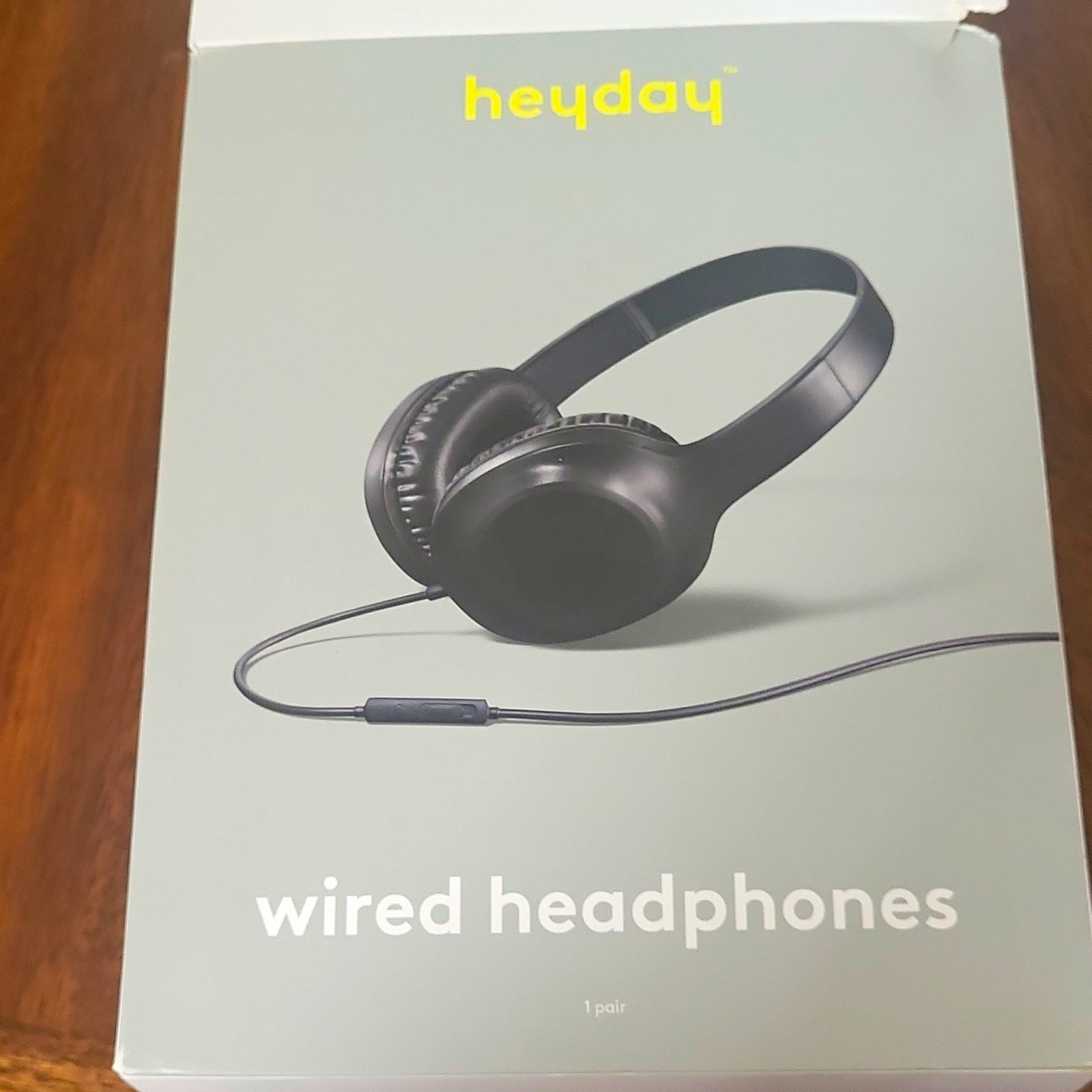 Heyday Wired Over-Ear Headphones Black Headband 3.5mm Jack On-Cable Mic