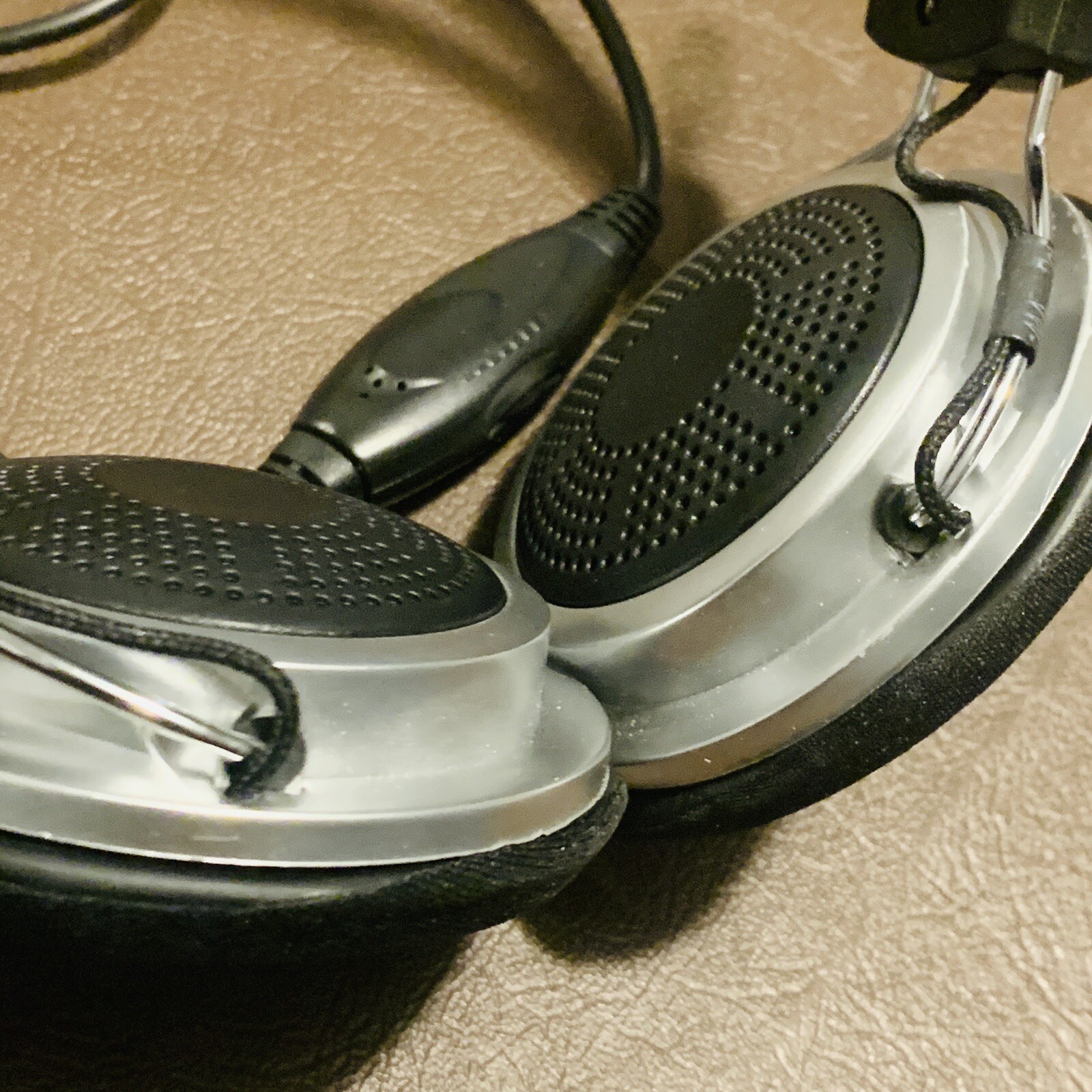 Fender Stereo Wired Headphones In-Line Volume Controller