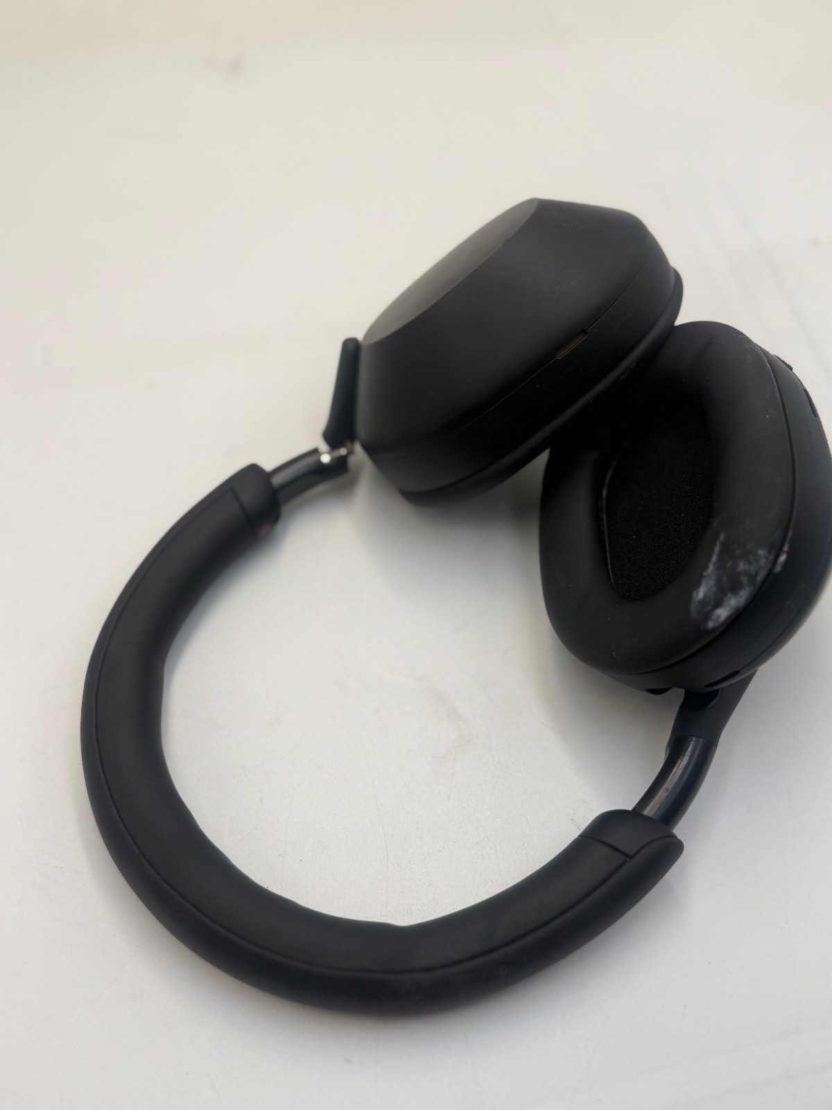 Sony WH-1000XM5 Wireless Noise Canceling Headphones – Black DAMAGED COSMETICS