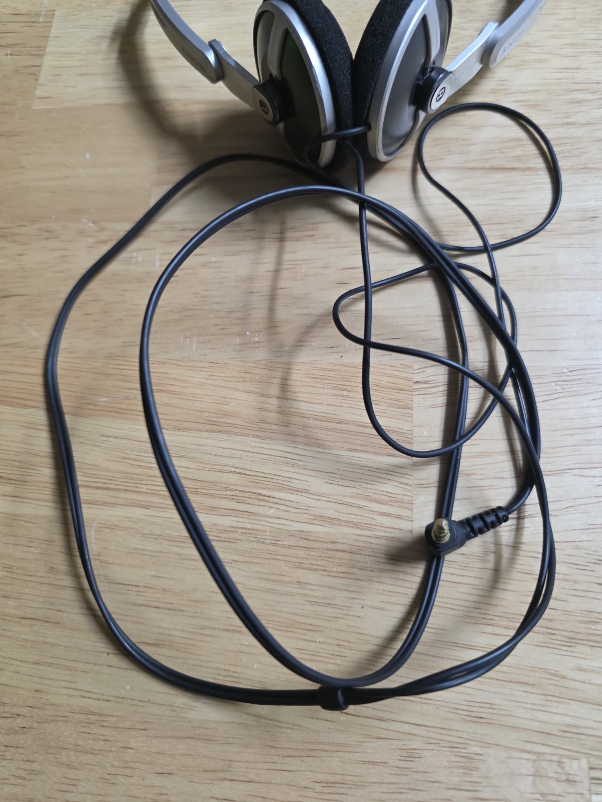 Genuine Vintage Sony MDR-710 Wired Foldable Headphones ** TESTED And WORKS **