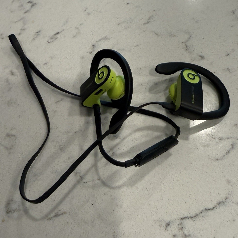 Beats Powerbeats 3 Wired In-Ear Ear-Hook Earbuds w/ In-Line Control Black/Green
