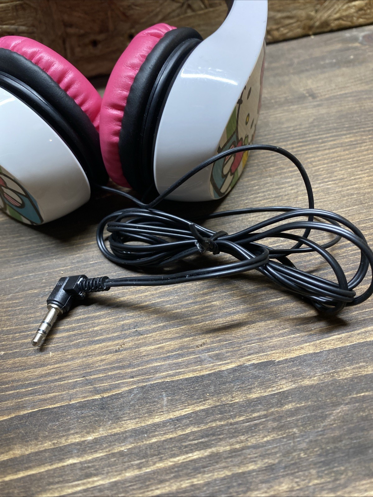 Hello Kitty Headphone USED Excellent Condition