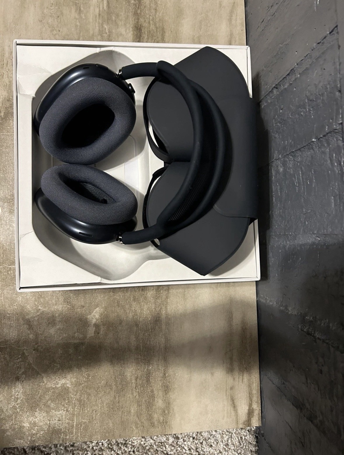Brand New AirPods Max (USB-C) Over Ear Midnight Black Headphones – Open Box