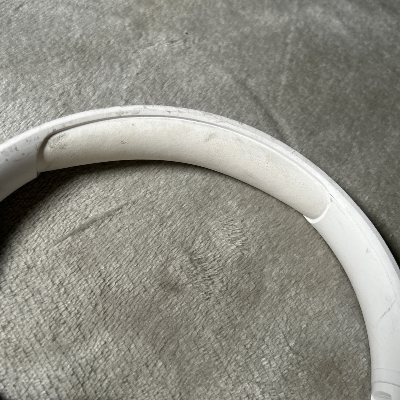 JBL TUNE 520BTR wireless on-ear headphones WHITE