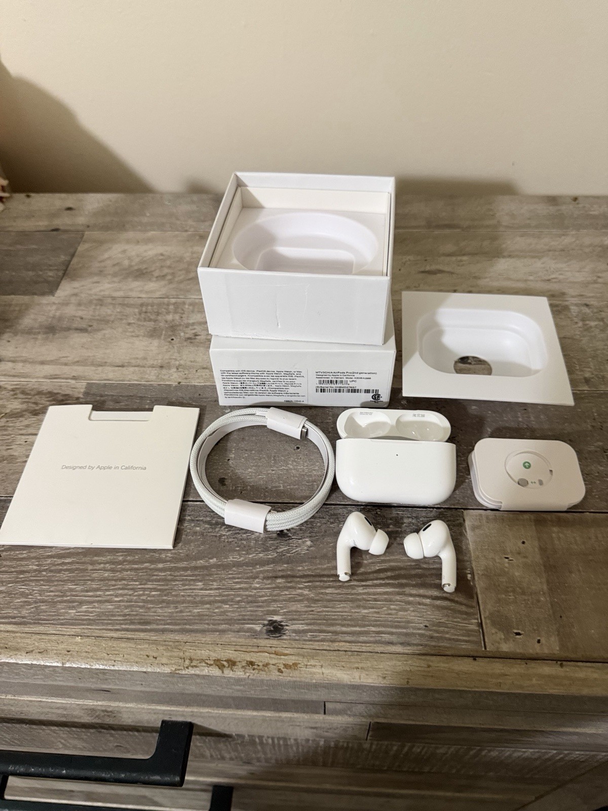 Apple AirPods Pro 2nd Gen White ANC MagSafe USB-C Wireless Charging