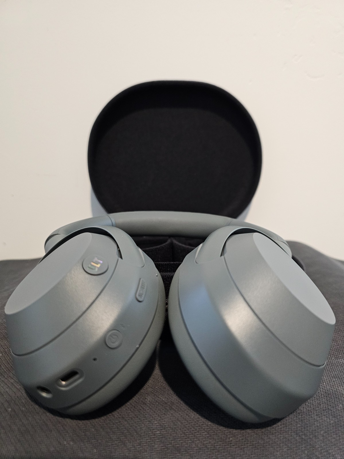 Sony ULT WEAR 900N Wireless Noise Canceling Bluetooth Headphones – Forest Gray