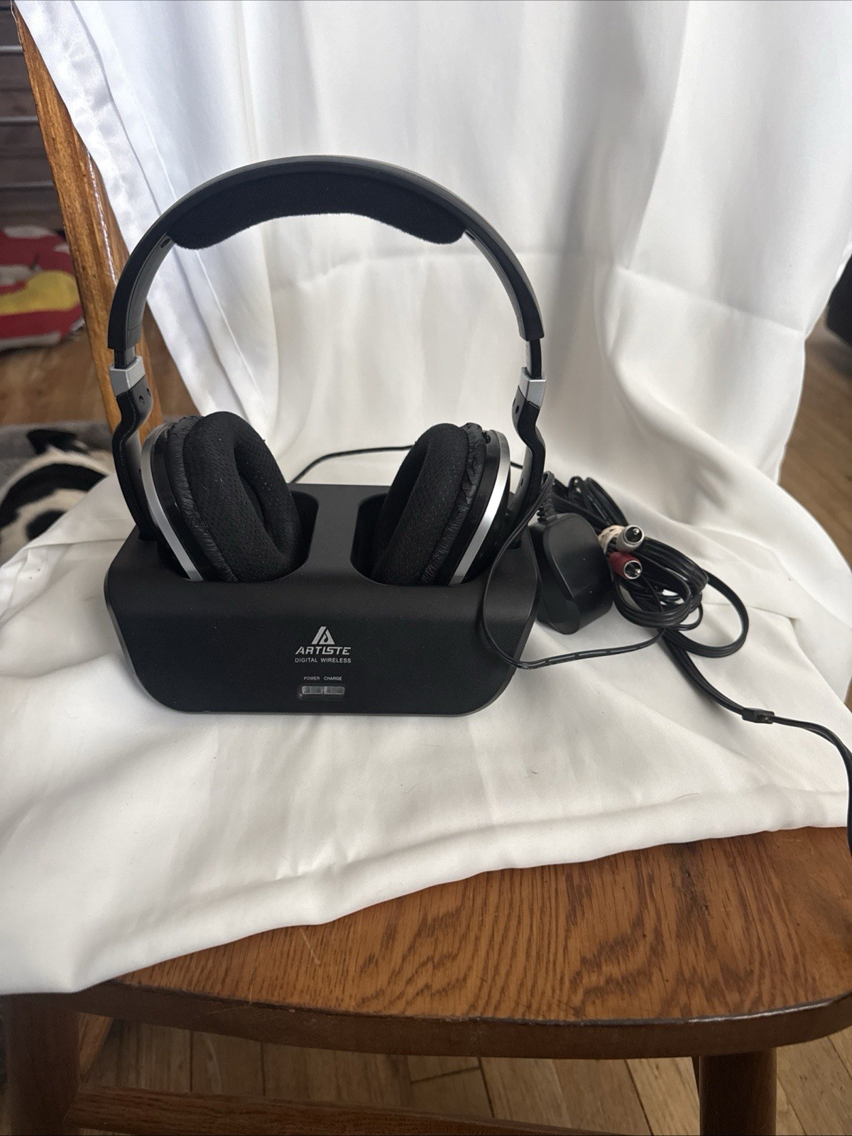 Artiste ADH300 Wireless TV Headphones 2.4GHz Rechargeable with Dock & Audio Cord