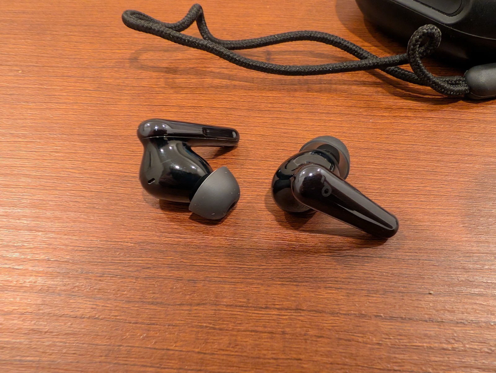 Soundcore Liberty 4 Pro (Black) with spare silicone case