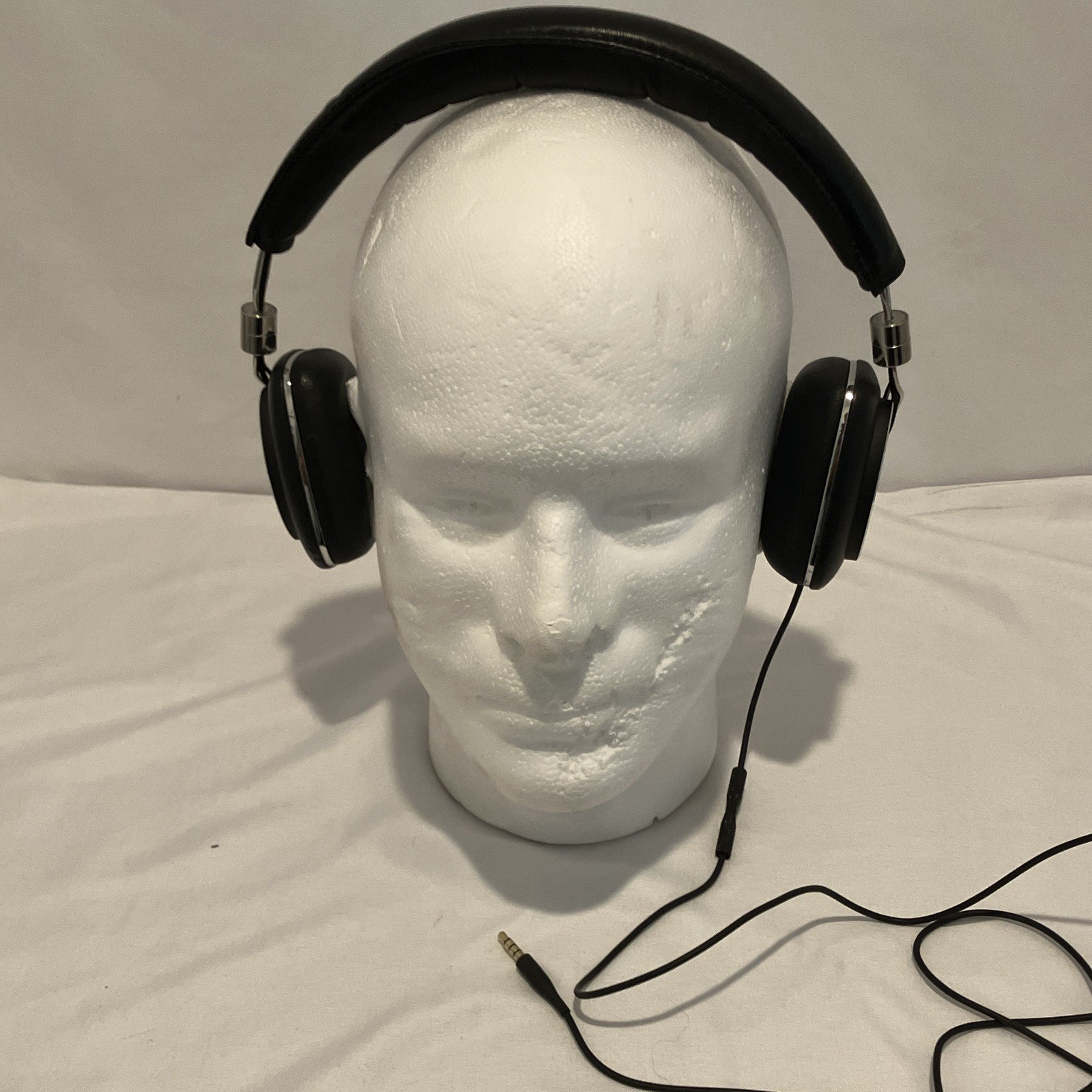 Bowers & Wilkins P5 On-Ear Wired Headphones 3.5mm Jack Black/Silver