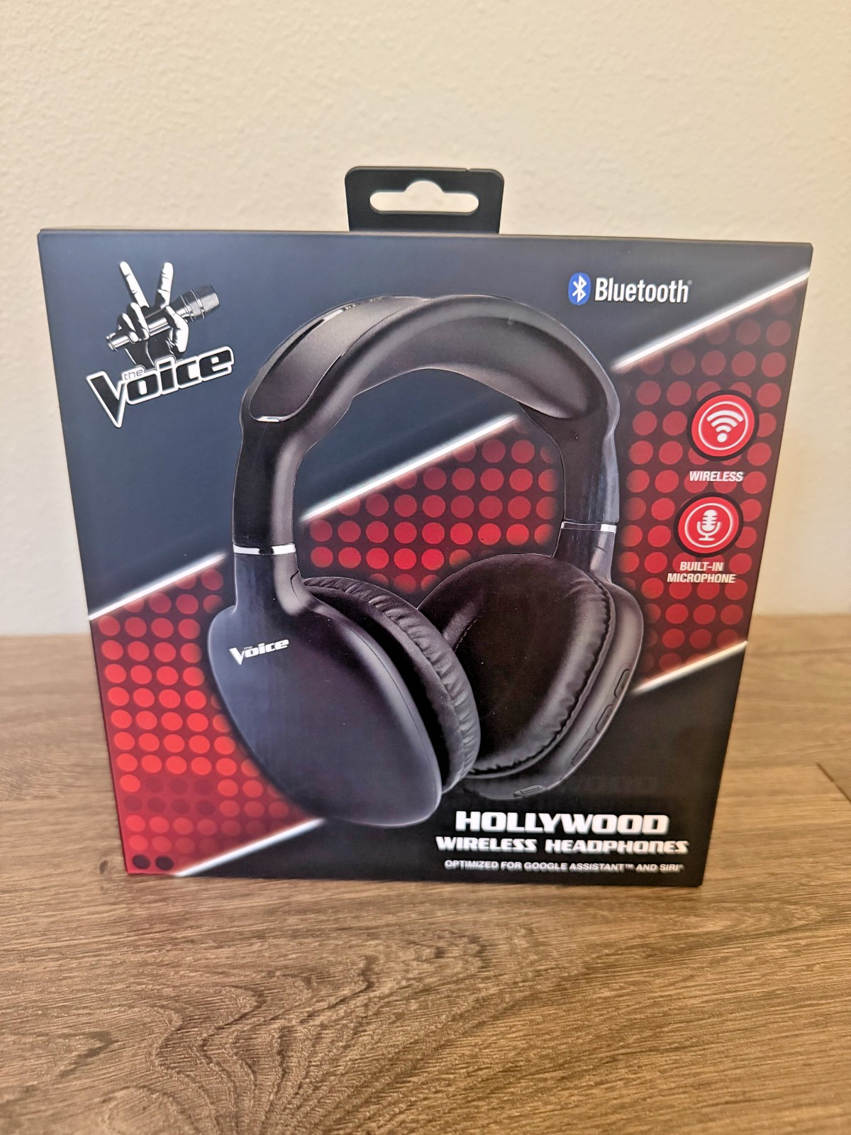 The Voice Hollywood Wireless Headphones Bluetooth Built In Microphone NEW in box