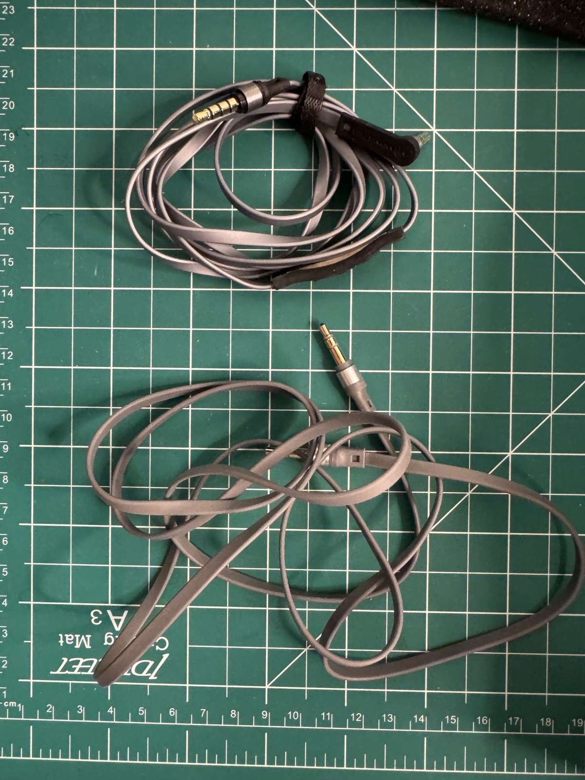 Monster DNA On-Ear Headphones Yellow/Orange Color – Wired 3.5mm Cable