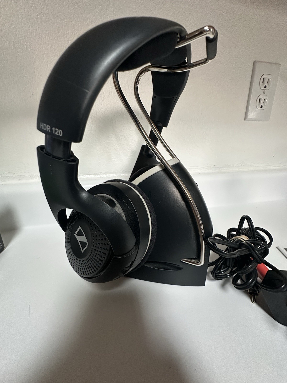 Sennheiser Headphones HDR120 & TR120 Dock W/ Cables Manual—tested Works