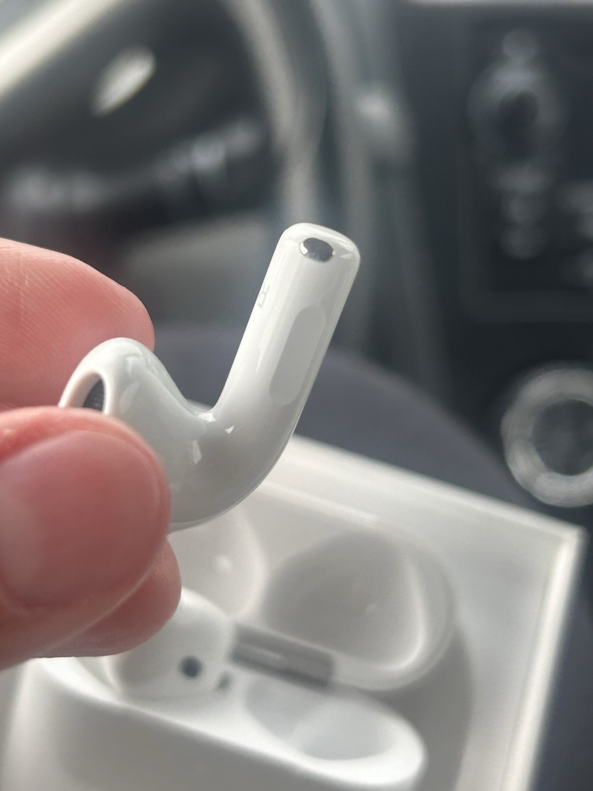 Apple AirPod 4; BRAND NEW, NEVER USED!!In-Ear/Wireless/Bluetooth w/ USB-C Case.