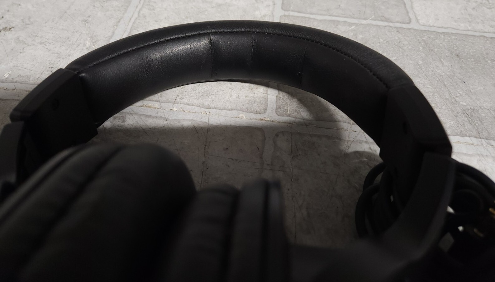 Audio Technica ATH-M20x Studio Monitor Headphones SEE PICTURES