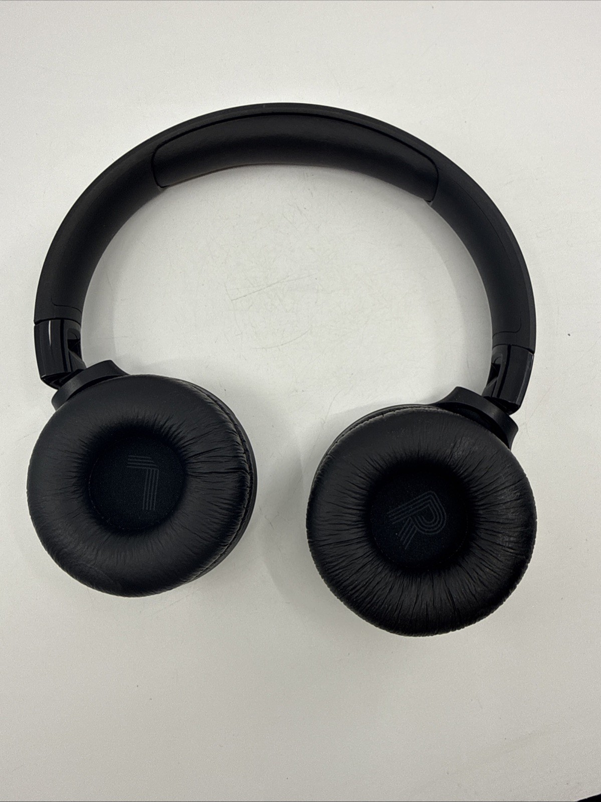 JBL Tune 520BT Wireless On-Ear Headphones – Black – OO811