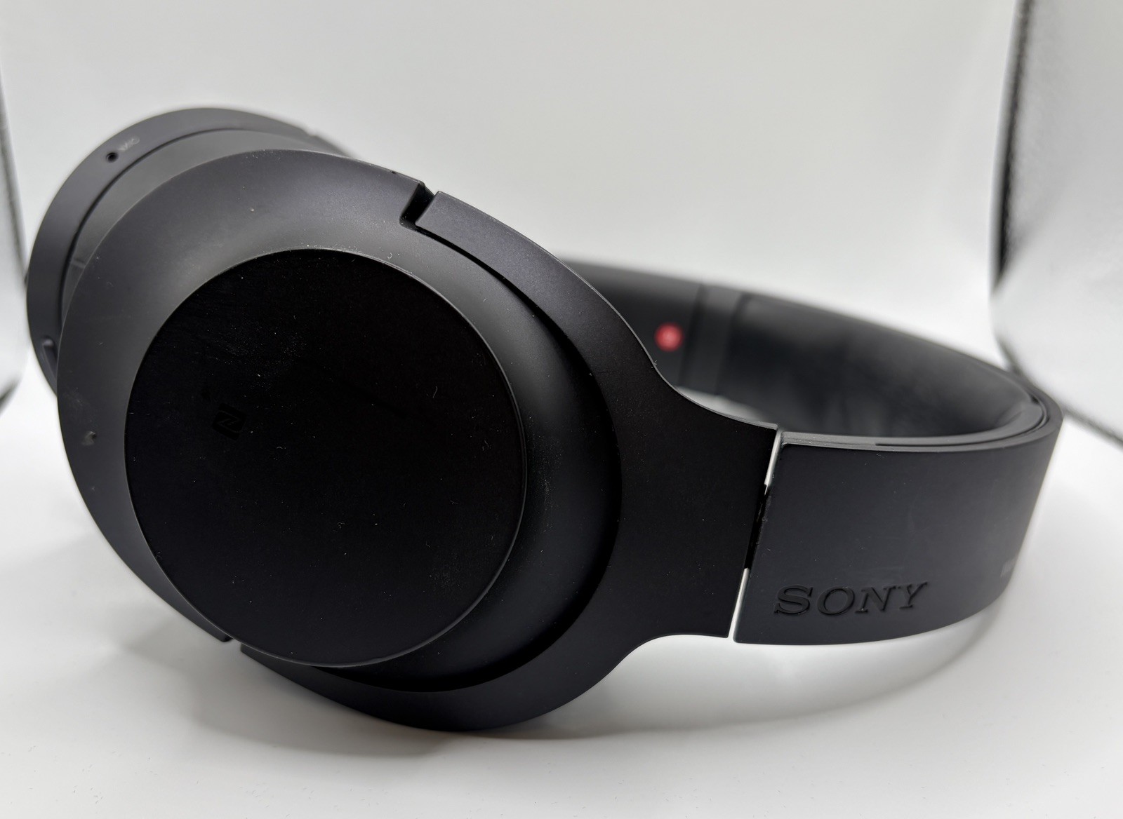 SONY hear.On MDR-100ABN Wireless Noise Cancelling Headphones, Carrying Case