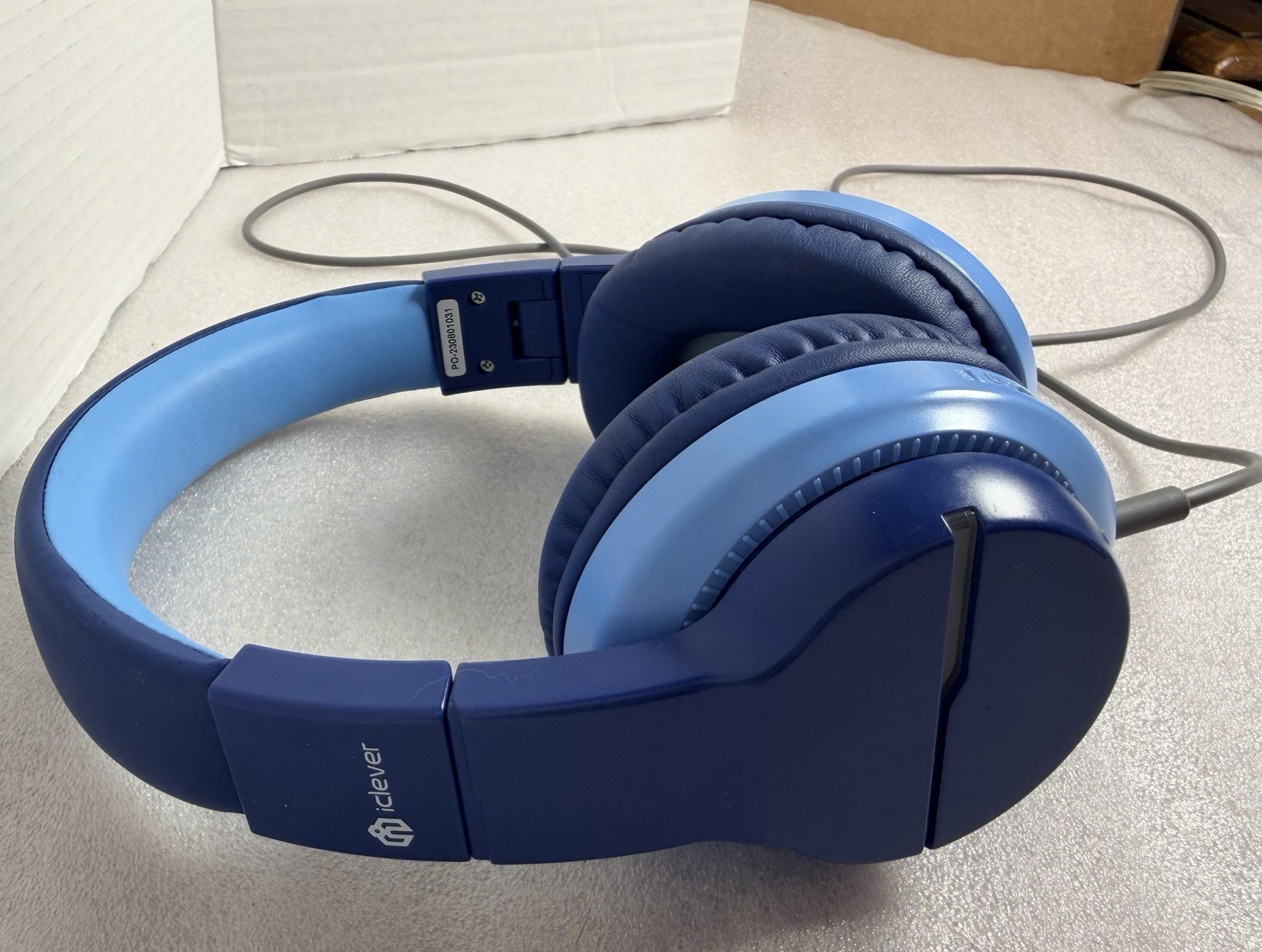 iClever BTH12 Kids Blue Wired Headphones, Over The Ear, With Audio Cord