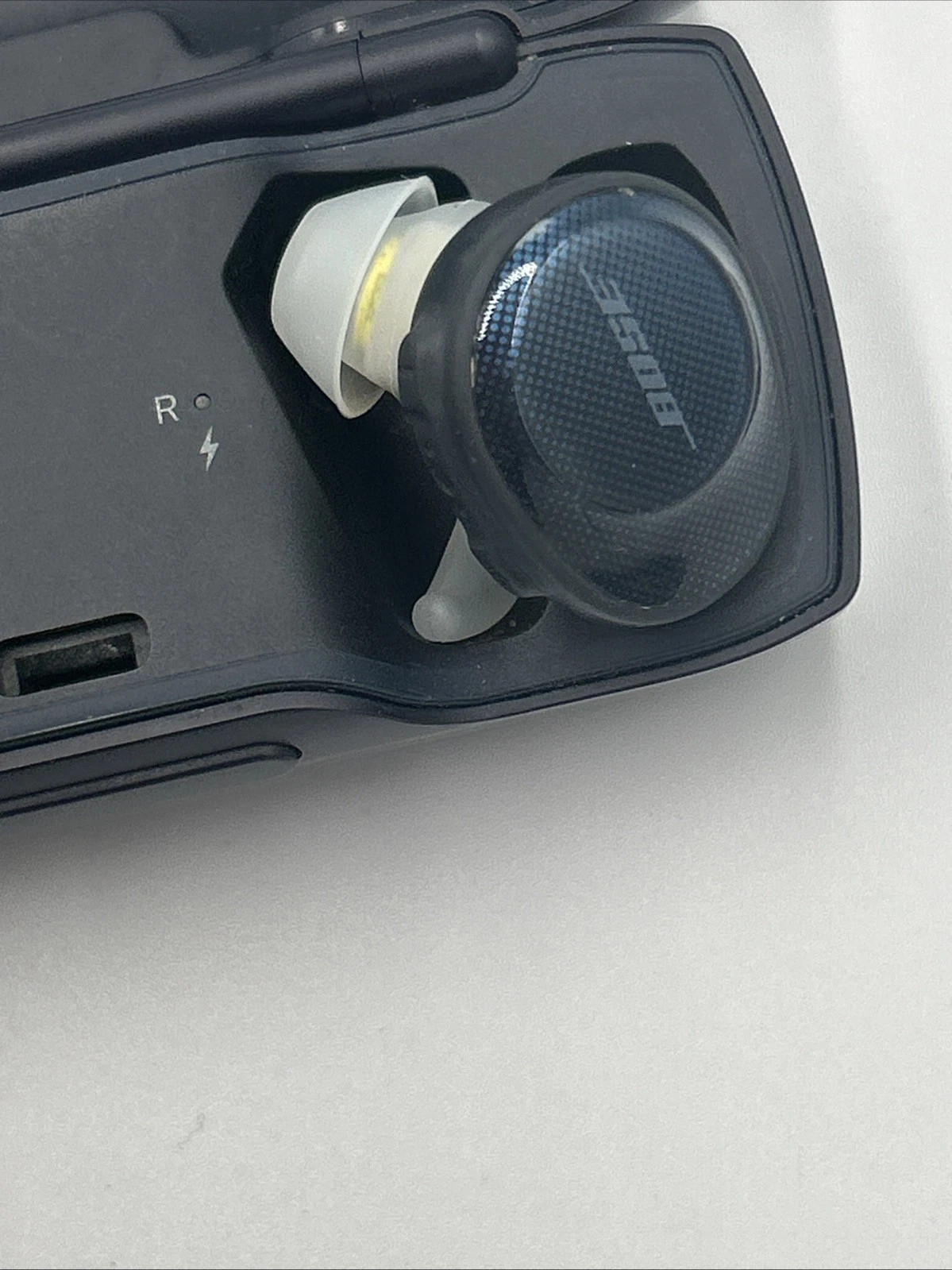 Bose Soundsport Free True Wireless Earbuds 229782 – DEFECTIVE