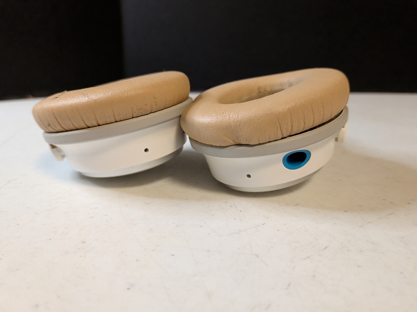BOSE QuietComfort 25/QC25 Acoustic Noise Cancelling Headphones (For Parts) ⚠️