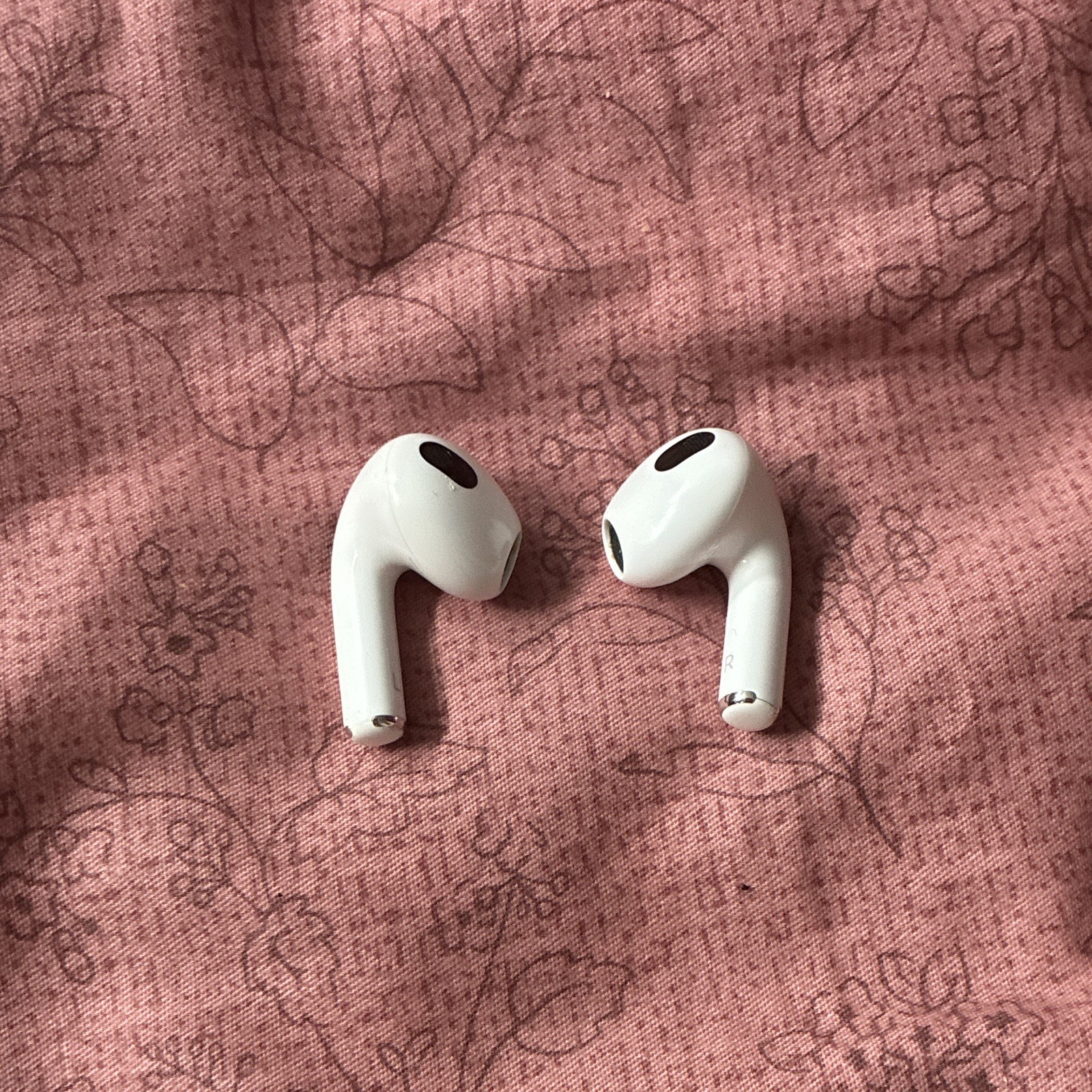 Apple AirPods 3rd Gen True Wireless Bluetooth In-Ear Earbuds w/ Charging Case
