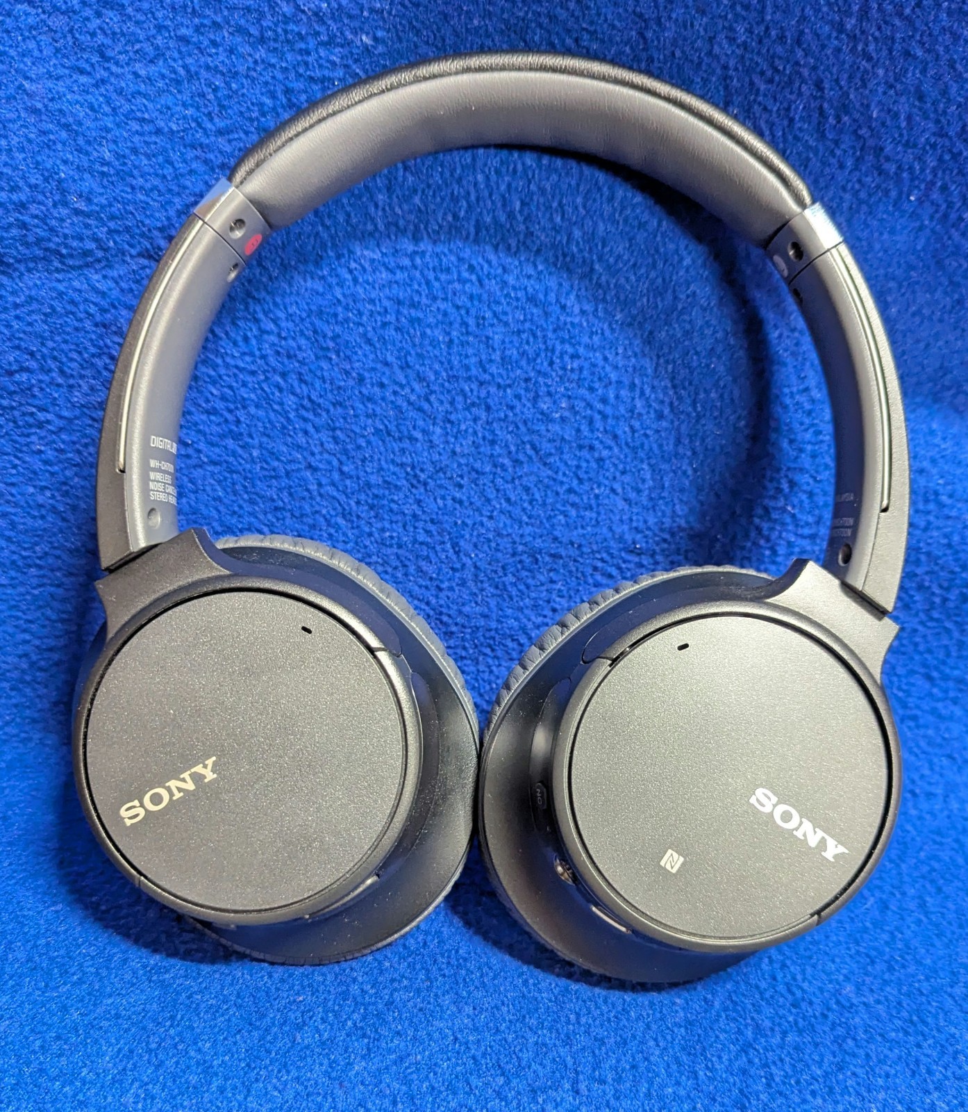 Sony WH-CH700N Wireless Bluetooth Digital Noise-Cancelling Over-Ear Headphones