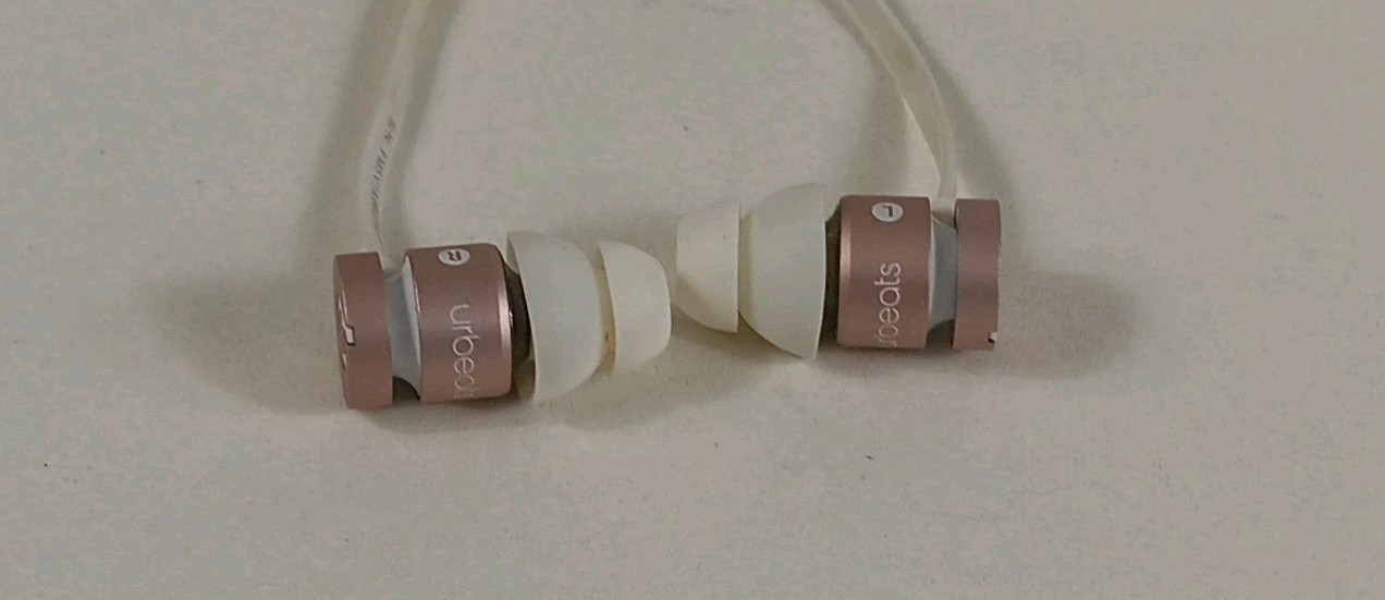 Beats by Dr. Dre urBeats In-Ear only Headphones – Rose Gold Pink W Case 3.5mm