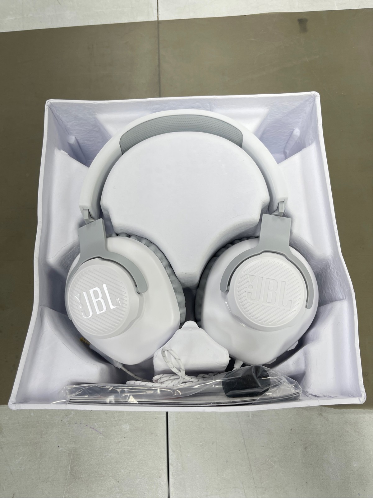 JBL Quantum 100 – Wired over-ear gaming headset with flip-up mic – White