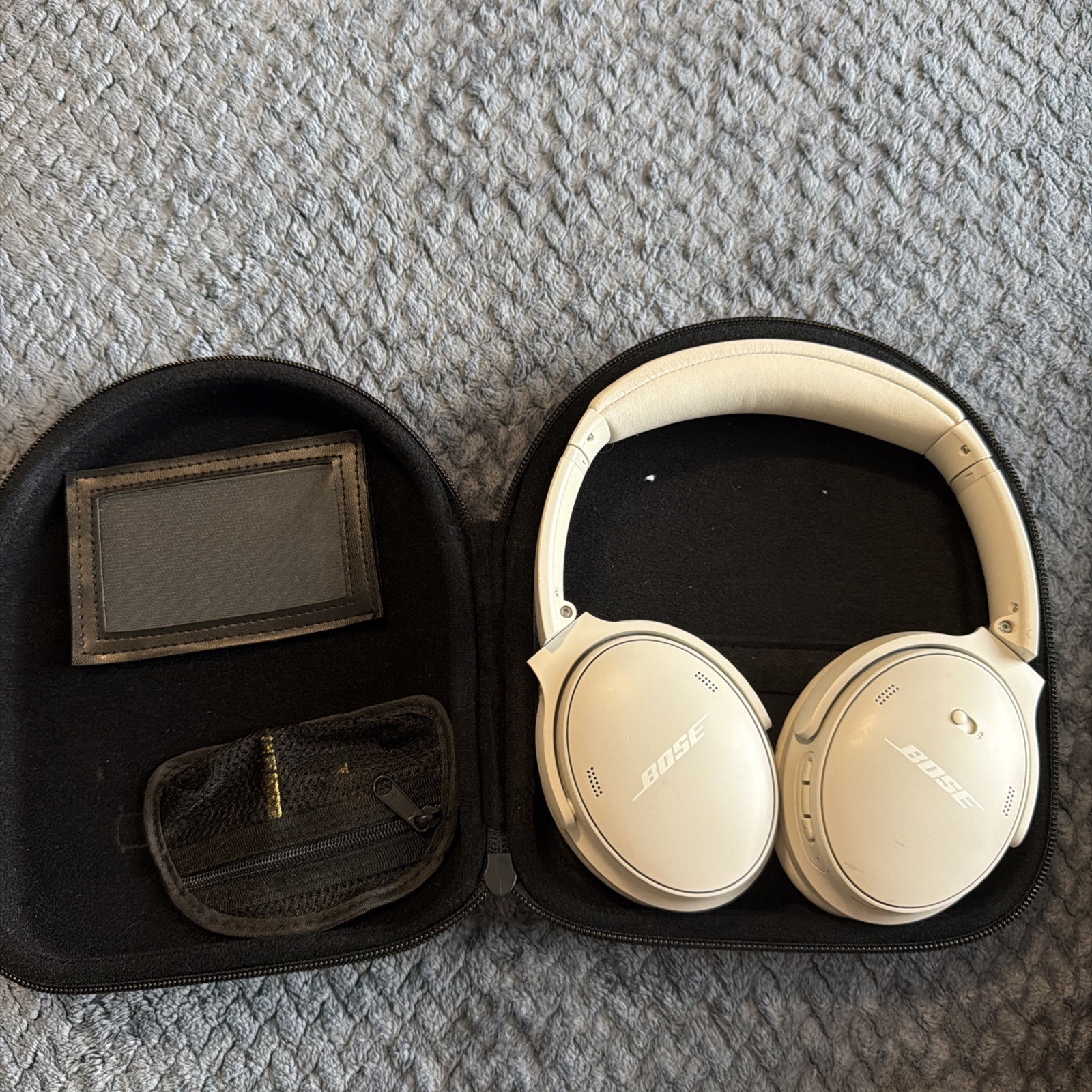 Bose Bluetooth Quiet Comfort Headphones White Smoke Noise Cancelling