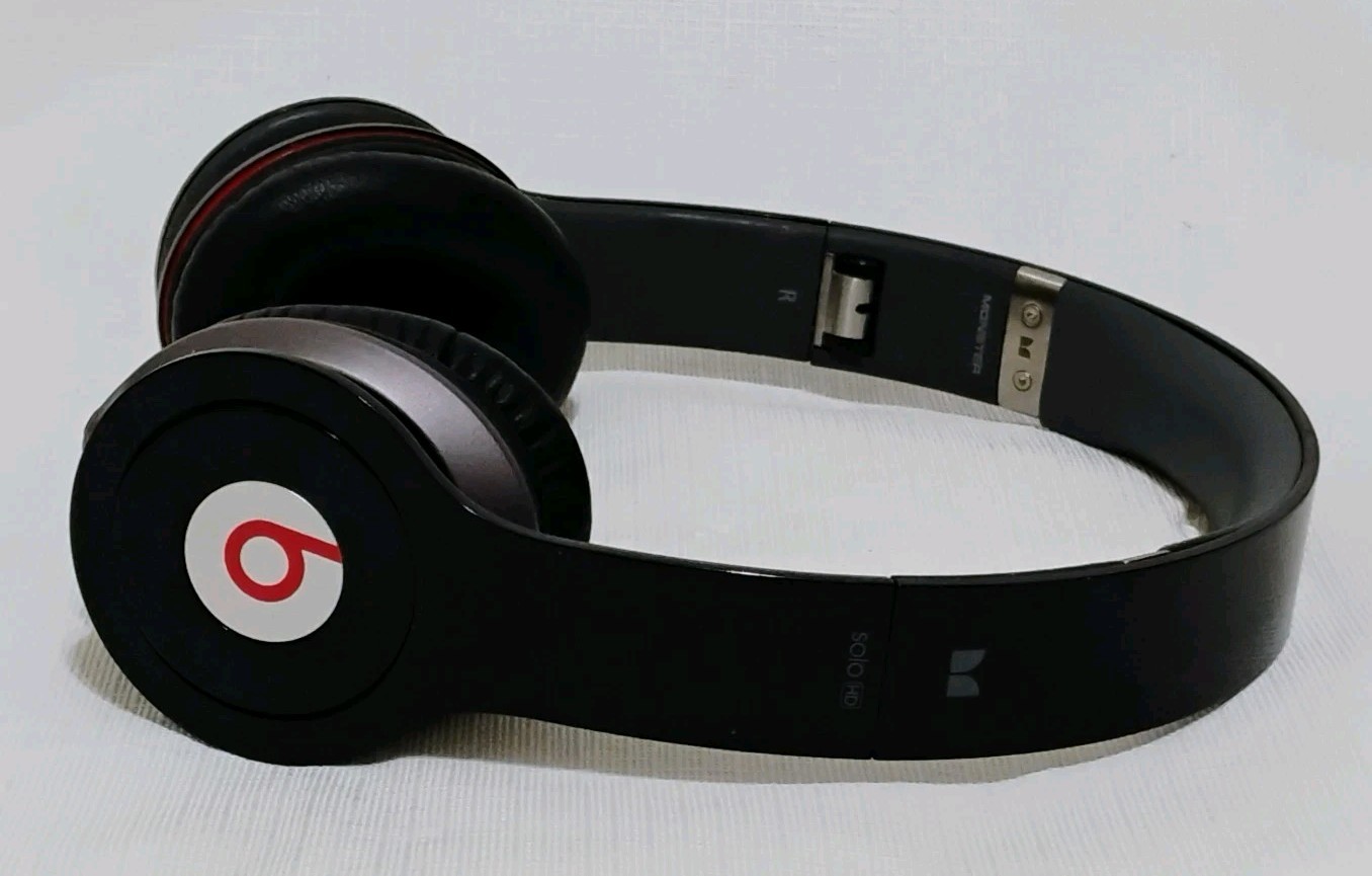 Beats By Dre Solo Monster Headphones With Case-No Audio Cable