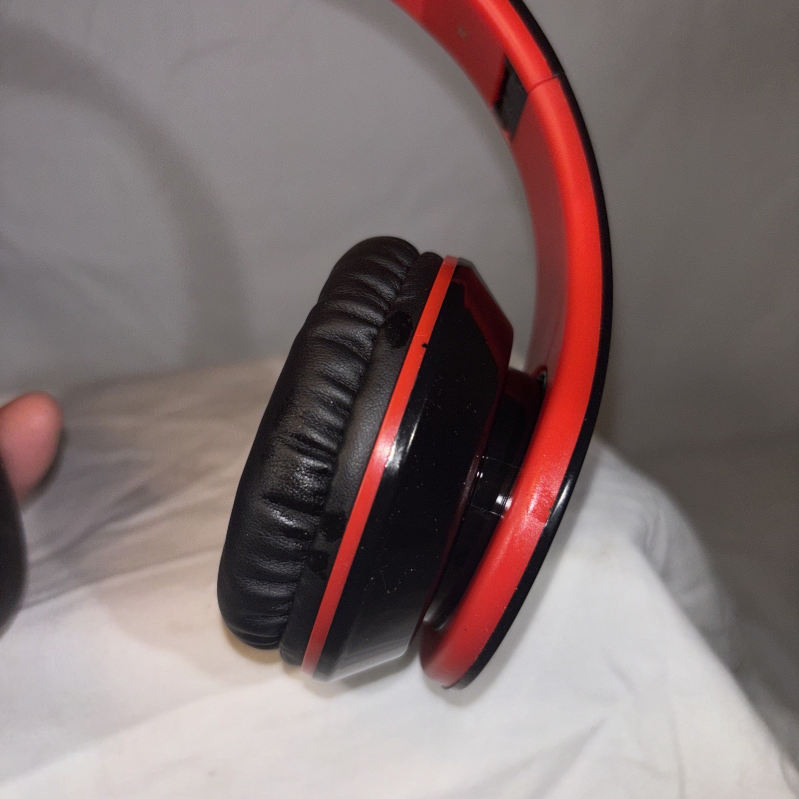Ailihen 160 Adult Red Headphones EUC