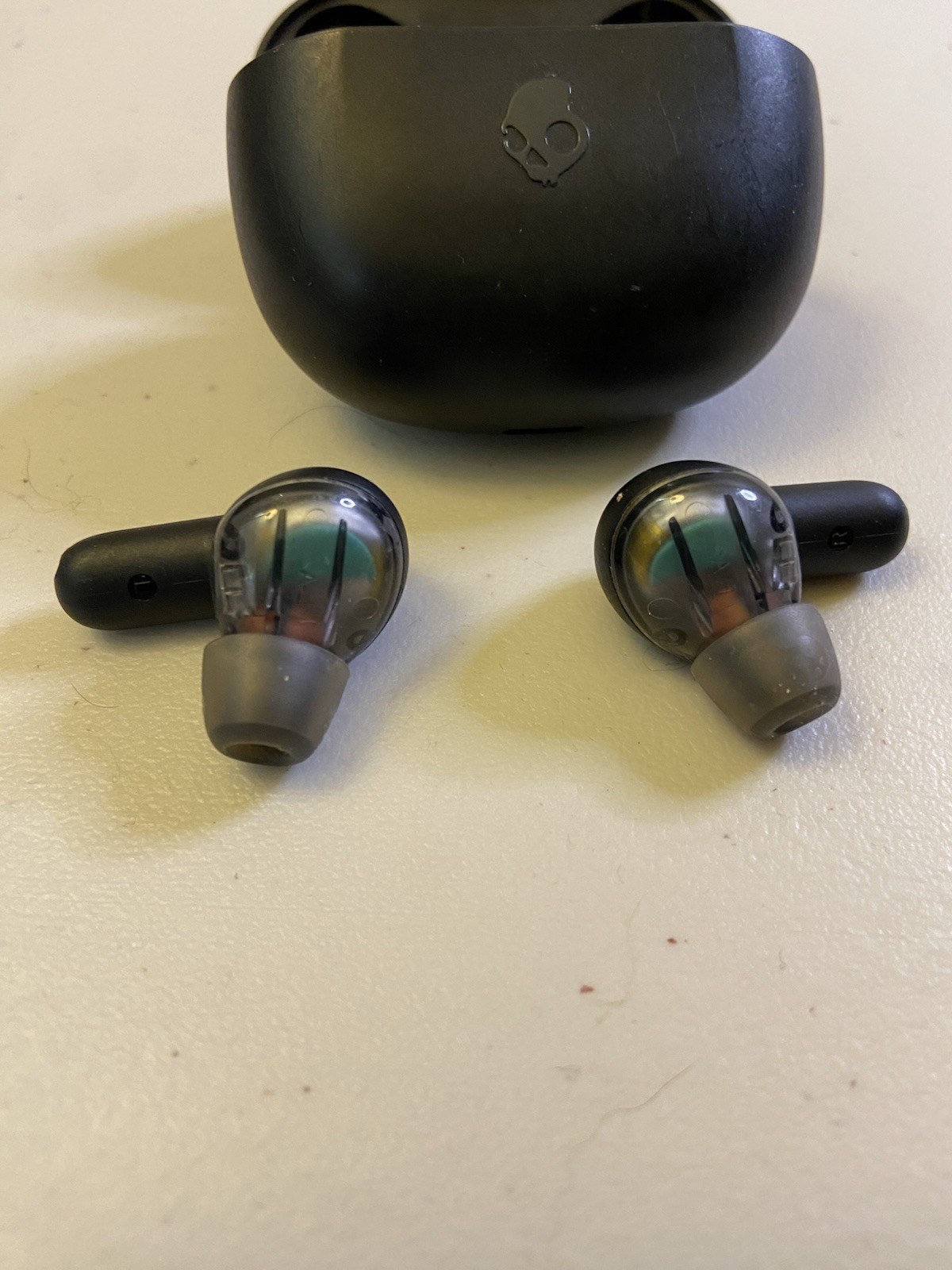 Skullcandy Smokin’ Buds True Wireless Earbuds Black Charging Case Tested