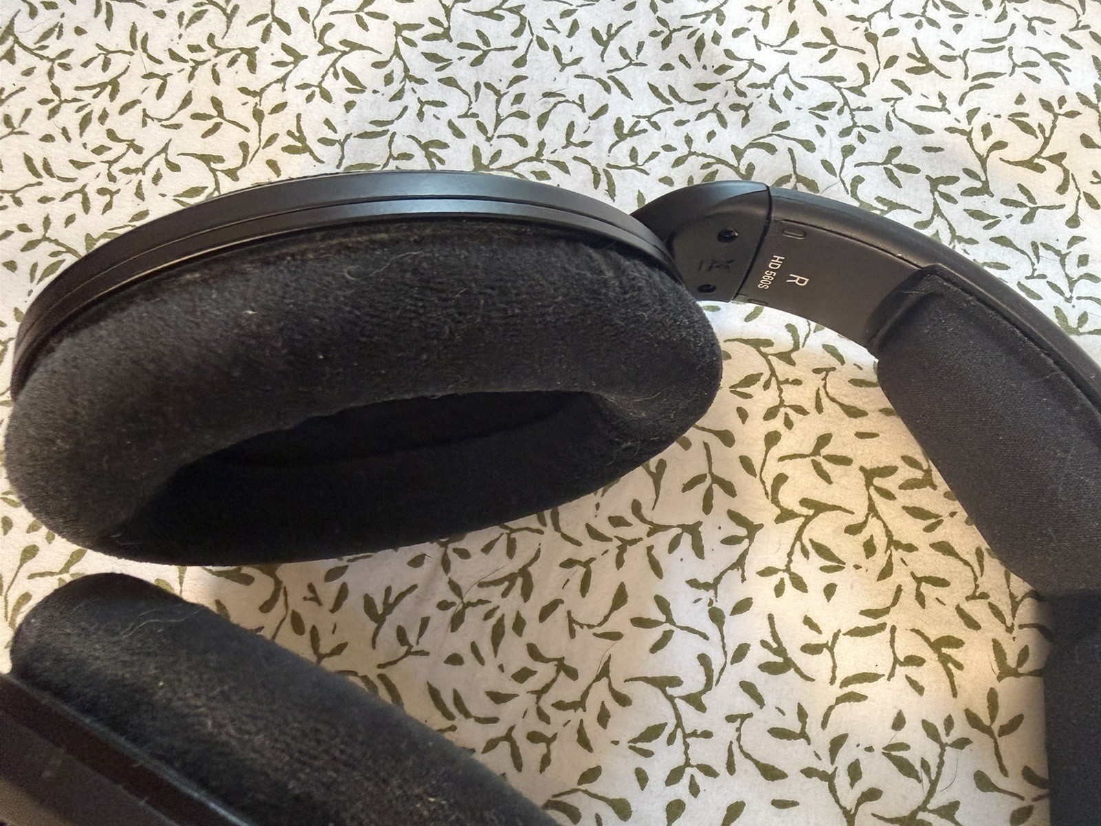 SENNHEISER HD 560S WIRED OVER-THE-EAR AUDIOPHILE HEADPHONES | BLACK